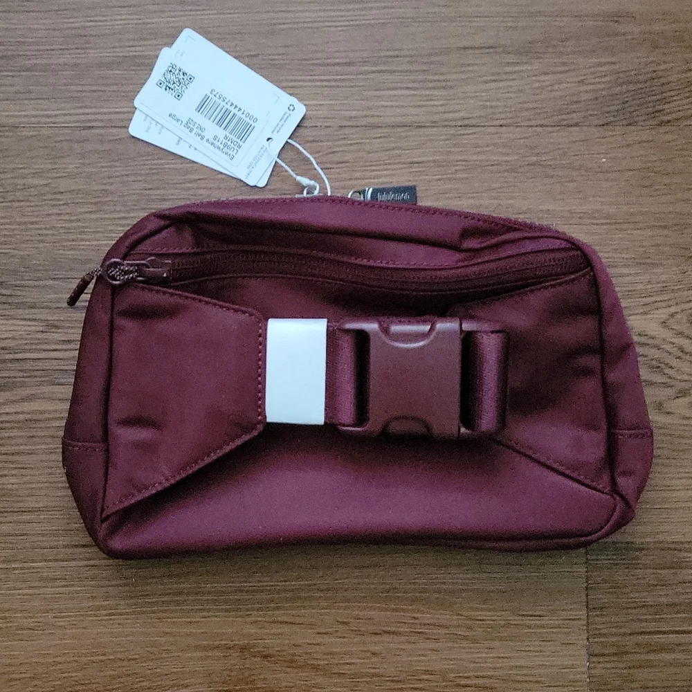 NWT Lululemon Everywhere Belt Bag Large - Picture 4 of 4